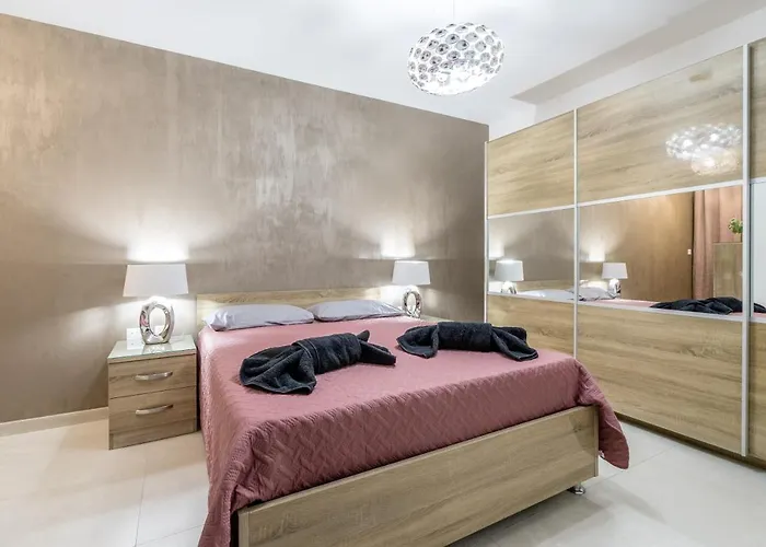 Apartment Brand New 3br Close To Amenities *