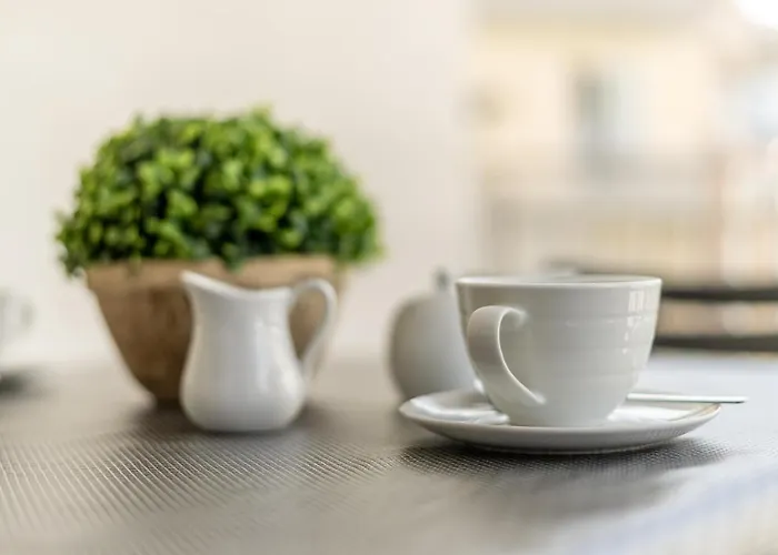 Brand New 3br Close To Amenities Apartment *