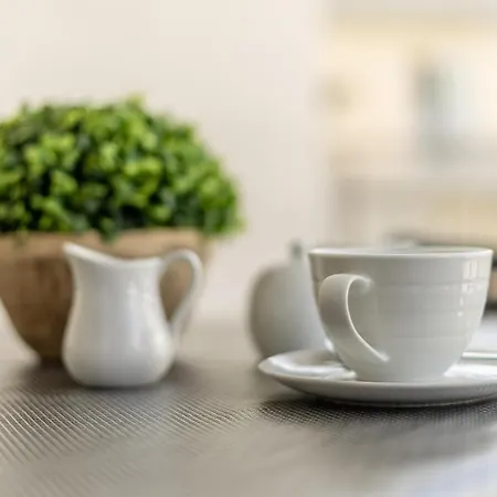 Brand New 3br Close To Amenities Apartament *